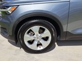 Used 2019 Volvo XC40 T5 Momentum image 3