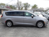 Used 2017 Chrysler Pacifica Touring w/ Tire & Wheel Group image 4