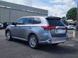 Used 2020 Mitsubishi Outlander SEL image 3