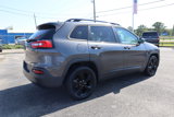 Used 2016 Jeep Cherokee Sport image 3