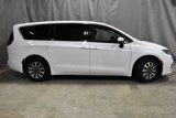 Used 2023 Chrysler Pacifica Touring-L image 2