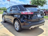 Used 2022 Ford Edge Titanium image 2
