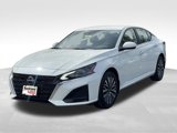 Used 2023 Nissan Altima 2.5 SV image 2