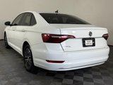 Used 2021 Volkswagen Jetta SE w/ SE Cold Weather Package image 4