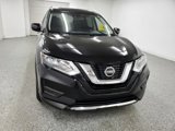 Used 2019 Nissan Rogue SV image 2
