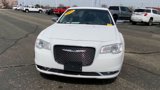 Used 2017 Chrysler 300 C image 3