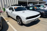 Used 2014 Dodge Challenger SXT image 2