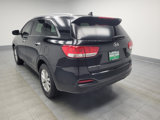 Used 2017 Kia Sorento LX w/ LX Convenience Package image 5