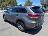 Used 2019 Toyota Highlander XLE image 3