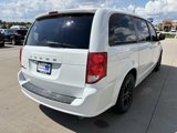 Used 2017 Dodge Grand Caravan SE image 5