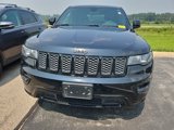 Used 2017 Jeep Grand Cherokee Altitude image 2