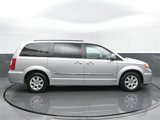 Used 2012 Chrysler Town & Country Touring image 6