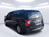 Used 2016 Chrysler Town & Country Touring image 5