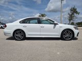 Used 2018 Volkswagen Passat 2.0T R-Line image 3