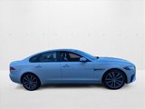 Used 2017 Jaguar XF S image 4