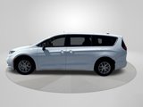 New 2025 Chrysler Pacifica Select image 4