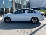 Certified 2025 Volkswagen Jetta SE image 3