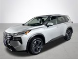 Used 2024 Nissan Rogue SV image 2
