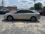 Used 2015 Toyota Camry XLE image 2