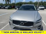 Used 2022 Volvo XC60 B5 Inscription image 3