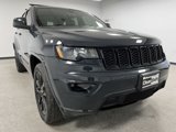 Used 2018 Jeep Grand Cherokee Altitude image 2