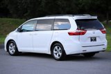 Used 2017 Toyota Sienna LE image 2
