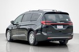 Used 2022 Chrysler Pacifica Touring-L image 3