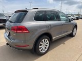 Used 2011 Volkswagen Touareg Sport image 3