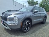 Used 2023 Mitsubishi Outlander SE image 3