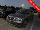Used 2019 Nissan Pathfinder S image 2
