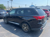 Used 2017 Mitsubishi Outlander SE image 2