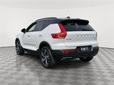 Used 2020 Volvo XC40 T5 R-Design image 3