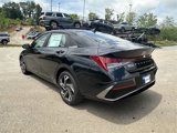 Used 2024 Hyundai Elantra SEL w/ Convenience Package image 4