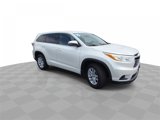 Used 2014 Toyota Highlander LE image 2