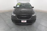 Used 2024 Chrysler Pacifica Premium image 2