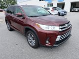 Used 2019 Toyota Highlander XLE image 2