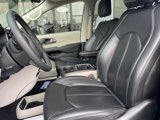 Used 2023 Chrysler Pacifica Touring-L image 4