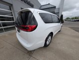 New 2025 Chrysler Pacifica Select image 4