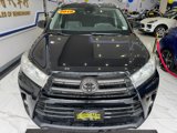 Used 2019 Toyota Highlander XLE image 2