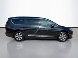 Used 2017 Chrysler Pacifica Platinum image 4
