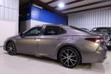 Used 2022 Toyota Camry SE image 2
