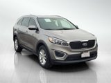 Used 2017 Kia Sorento LX image 3