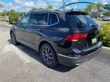 Used 2022 Volkswagen Tiguan SE w/ Panoramic Sunroof Package image 2