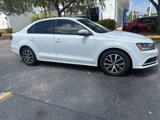 Used 2017 Volkswagen Jetta SE image 4