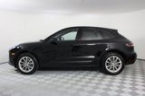 Certified 2025 Porsche Macan image 2
