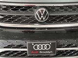 Used 2022 Volkswagen Taos SE w/ Panoramic Sunroof Package image 5