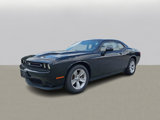 Used 2023 Dodge Challenger SXT image 3
