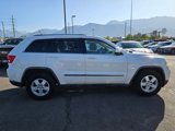 Used 2011 Jeep Grand Cherokee Laredo image 2
