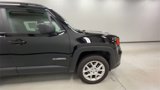 Used 2022 Jeep Renegade Latitude image 3