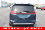 Used 2022 Chrysler Pacifica Touring-L image 4